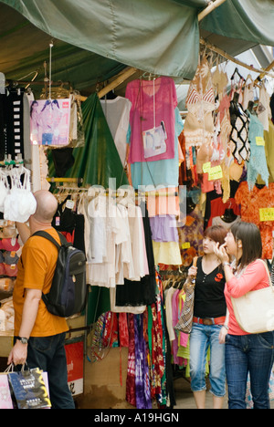 Macau Menschen beim Einkaufen In alten chinesischen Basar St. Dominics Markt China Stockfoto