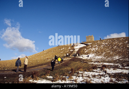 Fuß bis Schnee bedeckten Moor zu Rivington Hecht im Hebel Park Lancashire Stockfoto