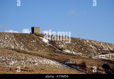 Fuß bis Schnee bedeckten Moor zu Rivington Hecht im Hebel Park Lancashire Stockfoto