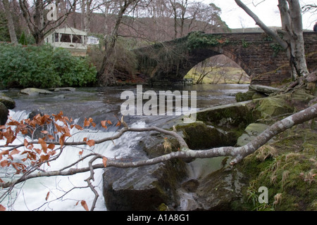 Brücke über den Fluss Ogwen in Ogwen Bank in der Nähe von Bethesda in den Snowdonia National Park Gwynedd North Wales UK Großbritannien Br Stockfoto