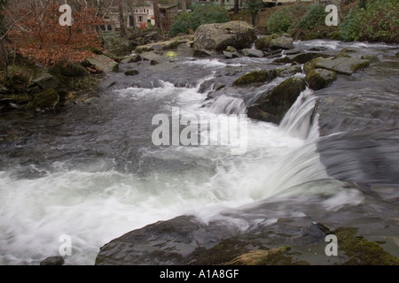 River Ogwen Ogwen Bank in der Nähe von Bethesda in den Snowdonia National Park Gwynedd North Wales UK Vereinigtes Königreich British Isles Grea Stockfoto