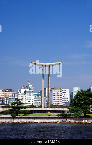 Das Kriegerdenkmal zum Gedenken an Brasilien s Beteiligung im 2. Weltkrieg in der Nähe von Gloria Pier in Rio De Janeiro Brasilien Stockfoto