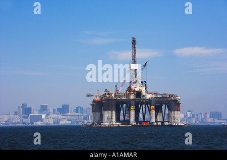 Öl-Bohr-Plattform in der Guanabara-Bucht-Rio De Janeiro-Brasilien Stockfoto