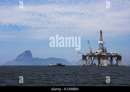 Öl-Bohr-Plattform in der Guanabara-Bucht-Rio De Janeiro-Brasilien Stockfoto