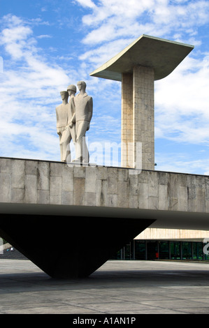 Das Kriegerdenkmal zum Gedenken an Brasilien s Beteiligung im 2. Weltkrieg in der Nähe von Gloria Pier in Rio De Janeiro Brasilien Stockfoto