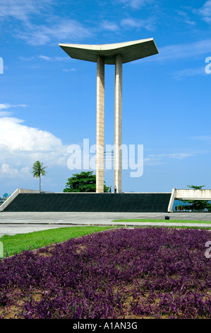 Das Kriegerdenkmal zum Gedenken an Brasilien s Beteiligung im 2. Weltkrieg in der Nähe von Gloria Pier in Rio De Janeiro Brasilien Stockfoto