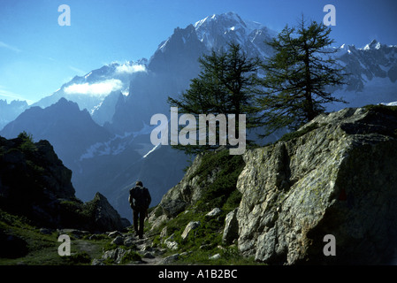 Mont Blanc (Monte Bianco) und Peuterey Ridge von Mont Chetif, Val Véni, Italien Stockfoto