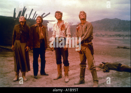 Die Unforgiven Jahr 1959 Regisseur John Huston Audrey Hepburn Burt Lancaster Audie Murphy Doug Mac Zeitung Stockfoto