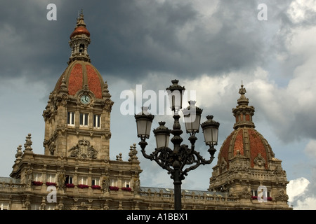 Straßenlampe im Rathaus, La Coruna, Spanien Stockfoto