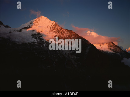 Abendlicht am UN-named Gipfeln über das Rolwaling-Tal, nördlichen Nepal Stockfoto