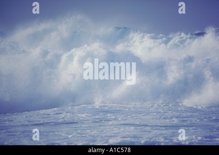 Mächtig krachen surf Stockfoto