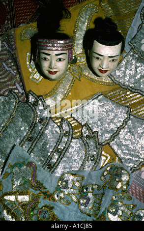 Myanmar Burma Mandalay Handwerk Marionette Köpfe und Tapisserie Kostüme Stockfoto