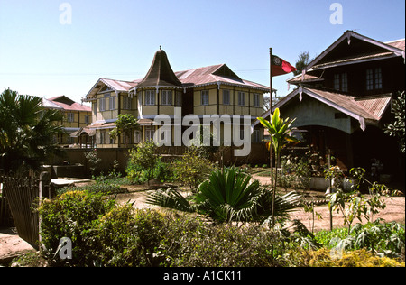 Myanmar Burma Mandalay Pyin Oo Lwin Maymyo Häusern im Kolonialstil in der Nähe von Bahnhof Stockfoto