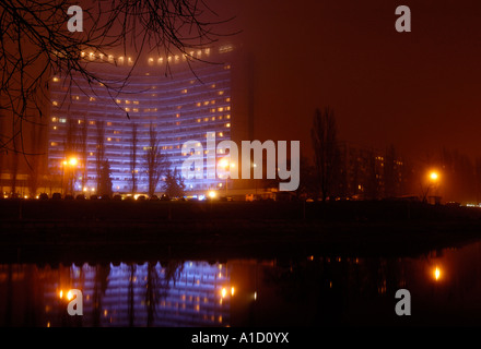 Slawutitsch Hotel nachts in Kiew Stockfoto