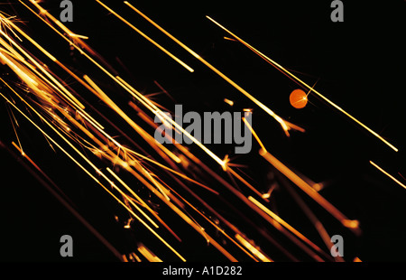 Funken aus Industrie-Maschine Stockfoto