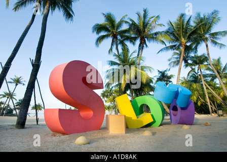 SENTOSA Island Isle Resort SILOSO BEACH Singapur Asien großen Buchstaben S I L O S O Hauptstädte riesige gigantische Skulptur Figur Wahrzeichen Stockfoto