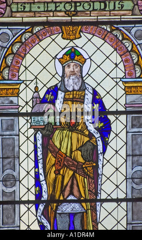 Kirchenfenster St. Leopold In St.-Stephans Basilika In Budapest die Hauptstadt von Ungarn gewidmet Stockfoto