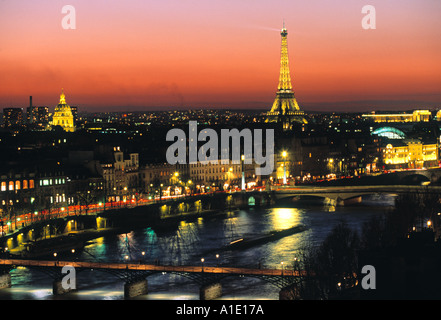 Eiffelturm und Seine, Paris, Frankreich Stockfoto