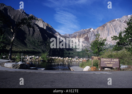 Die Bootsanlegestelle am Convict Lake in der östlichen Sierra in der Nähe von Mammoth Lakes Kalifornien Vereinigte Staaten von Amerika Stockfoto