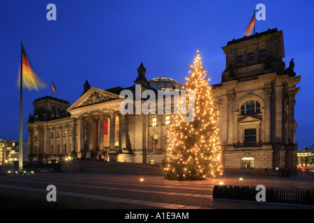 der Reichstag Gebäude in Berlin während Weihnachten Zeit, Deutschland, Berlin Stockfoto