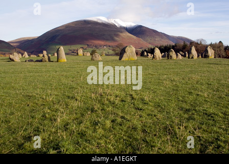 Doug Blane Castlerigg Stone Circle und Blencathra Saddleback in der Nähe von Keswick im englischen Lake District National Park Cumbria Stockfoto