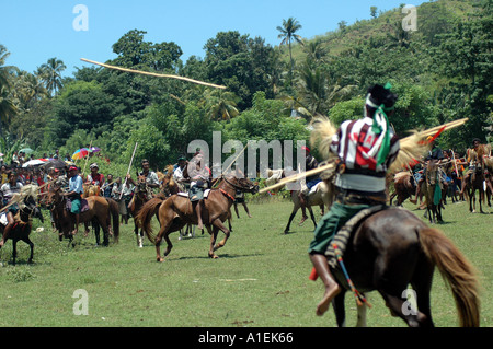 WEST-SUMBA INDONESIEN PASOLA RITUELLE KRIEG Stockfoto