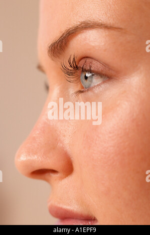 Teilprofil weibliches Gesicht Stockfoto