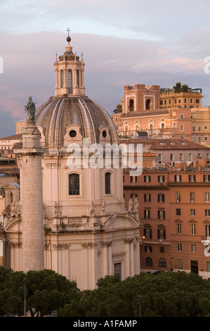 Blick auf Saint Luca und Martina Church aus dem kapitolinischen Hügel, Rom Italien Stockfoto