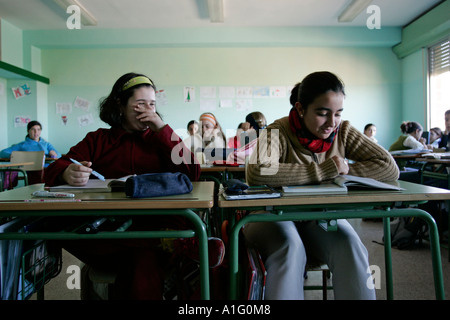 Gruppe von Schülern im Klassenzimmer, Spanien Stockfoto