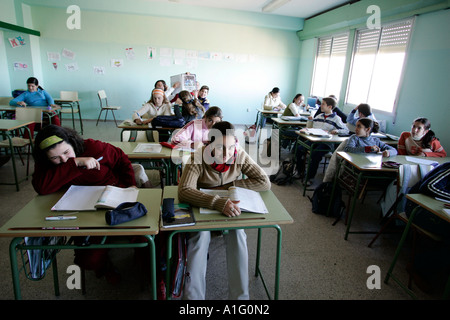 Gruppe von Schülern im Klassenzimmer, Spanien Stockfoto