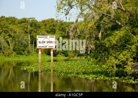 Registrieren "Seekuh Zone, langsame Geschwindigkeit" Blue Springs State Park, Florida Stockfoto