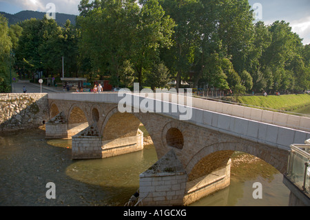 Latein-Brücke über den Fluss Miljacka wo Erzherzog Franz Ferdinand ermordet Sarajevo Bosnien und Herzegowina war Stockfoto