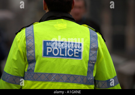 Rückansicht der metropolitan Police Officer Westminster Bridge London England uk Stockfoto