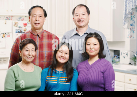 Porträt von fünf Menschen, die Lächeln Stockfoto