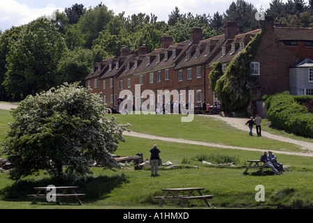 Hübsche alte Reihenhäuser an Bucklers Hard, einem malerischen Dorf aus dem 18. Jahrhundert am Beaulieu River im New Forest Hampshire England Stockfoto