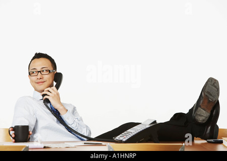 Nahaufnahme eines Geschäftsmannes am Telefon sprechen Stockfoto