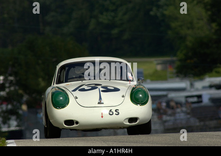 Phil Kubik Rennen seine 1965 Porsche 356 SC bei der Kohler International Challenge mit Brian Redman 2006 Stockfoto