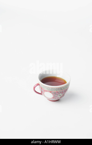 Vogelperspektive Blick auf eine Tasse schwarzen Tee Stockfoto