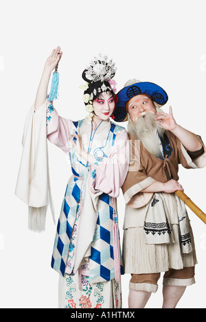 Mitte erwachsener Mann und eine reife Frau in traditioneller Kleidung Stockfoto