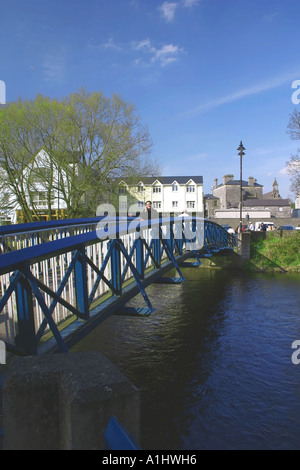 Fußgänger Fußgängerbrücke über den Fluss Garavogue in Sligo Stadtmitte, County Sligo, Irland Stockfoto