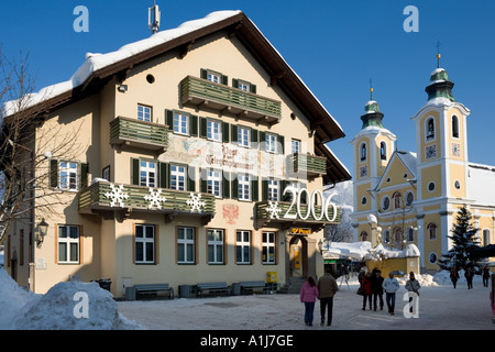 Kirche und Stadt-Zentrum, St. Johann in Tirol, Tirol, Österreich Stockfoto