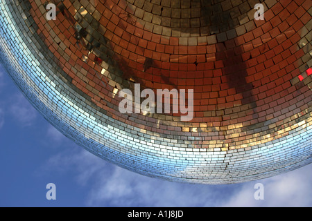 Weltweit größte Glitterball, Blackpool, Lancashire Stockfoto