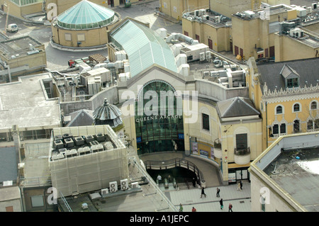 Blick über Königin Einkaufspassage im Zentrum von Cardiff South Wales UK Stockfoto