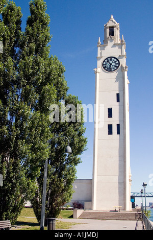 Uhrenturm in der Altstadt von Montreal Stockfoto