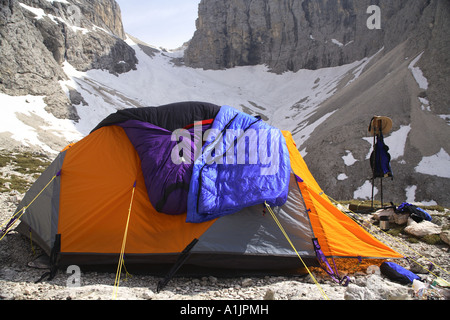 Camping in den Dolomiten Stockfoto