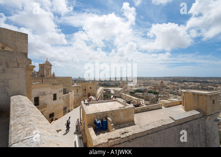 Blick über die Stadt von den Mauern der Zitadelle, Victoria (oder Rabat), Gozo, Malta Stockfoto