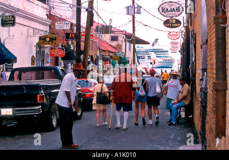 Kreuzfahrt-Schiff Touristen und einheimischen Charlotte Amalie Hauptstadt von St Thomas amerikanische Jungferninseln Stockfoto