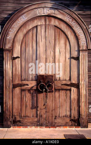 Doppelten Torbogen mit Metall-Riegel, Key West, Florida Keys, Florida, USA Stockfoto