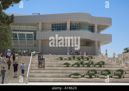 Ein Blick auf den Eingang, J. Paul Getty Center von der Ankunft Plaza, Los Angeles, Kalifornien Stockfoto
