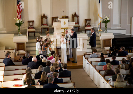 Hochzeit in der ersten kongregationalistische Kirche Nantucket Massachusetts Vereinigte Staaten von Amerika Stockfoto